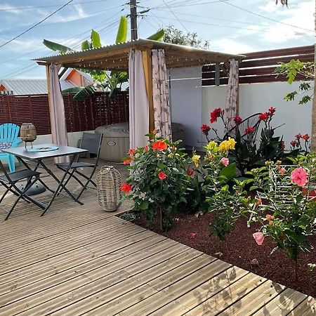 La Kaz Hibiscus, Jacuzzi Prive Villa Le Tampon Bagian luar foto