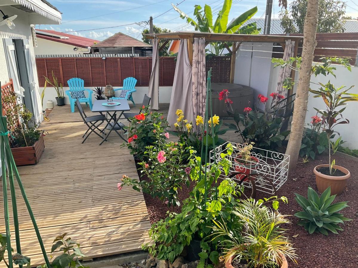 La Kaz Hibiscus, Jacuzzi Prive Villa Le Tampon Bagian luar foto